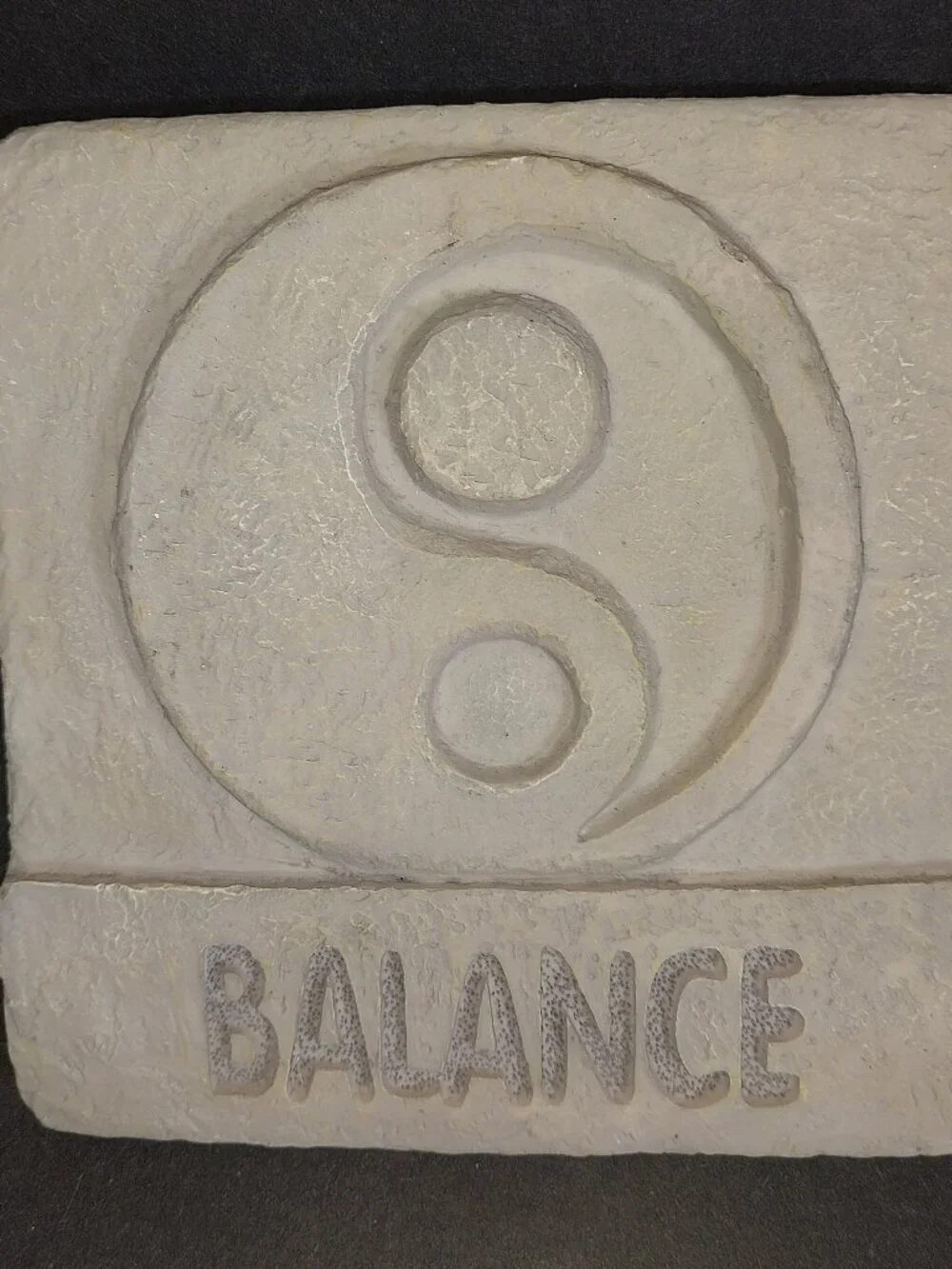 Balance Plaque Faux Cement Yin Yang